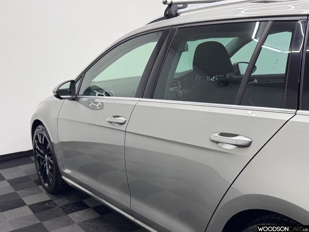 Used Volkswagen Golf 2015 for sale - 77065045: Photo 24