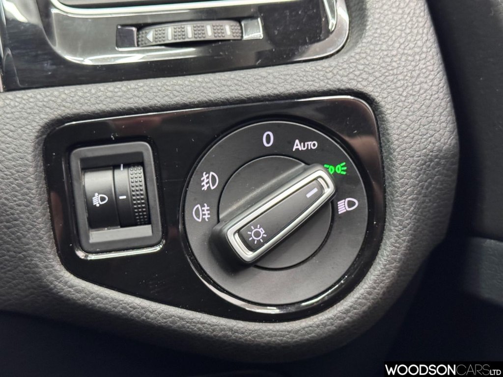 Used Volkswagen Golf 2015 for sale - 77065045: Photo 34