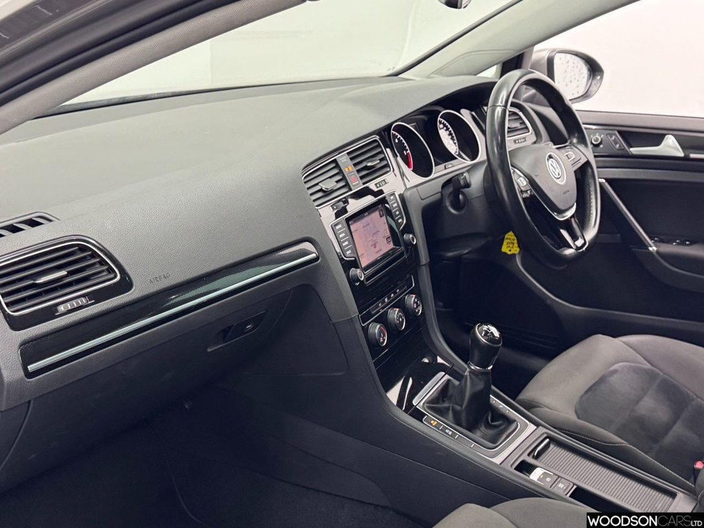 Used Volkswagen Golf 2015 for sale - 77065045: Photo 5