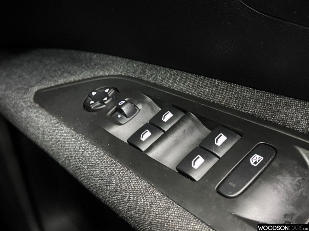 Used Peugeot 3008 2018 for sale - 77372862: Photo 36