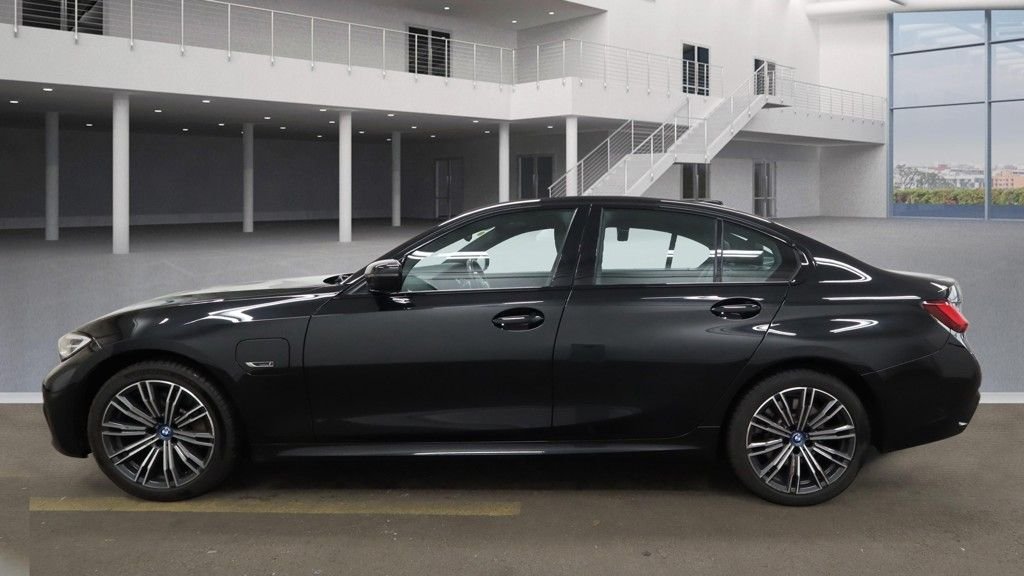 Used BMW 3 Series 2021 for sale - 77991224: Photo 12