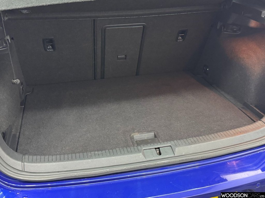 Used Volkswagen Golf 2014 for sale - 77849576: Photo 27