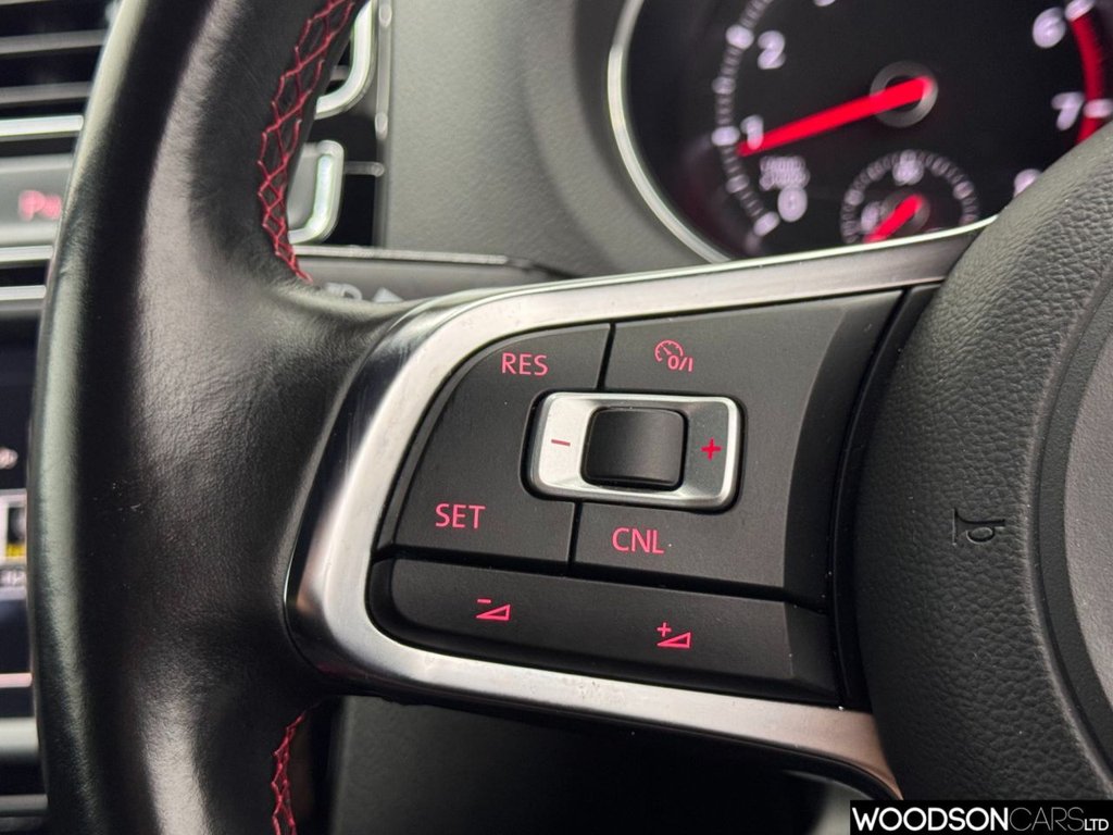 Used Volkswagen Polo 2015 for sale - 76841691: Photo 24