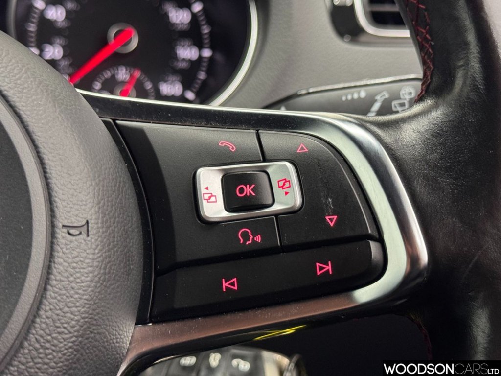 Used Volkswagen Polo 2015 for sale - 76841691: Photo 25