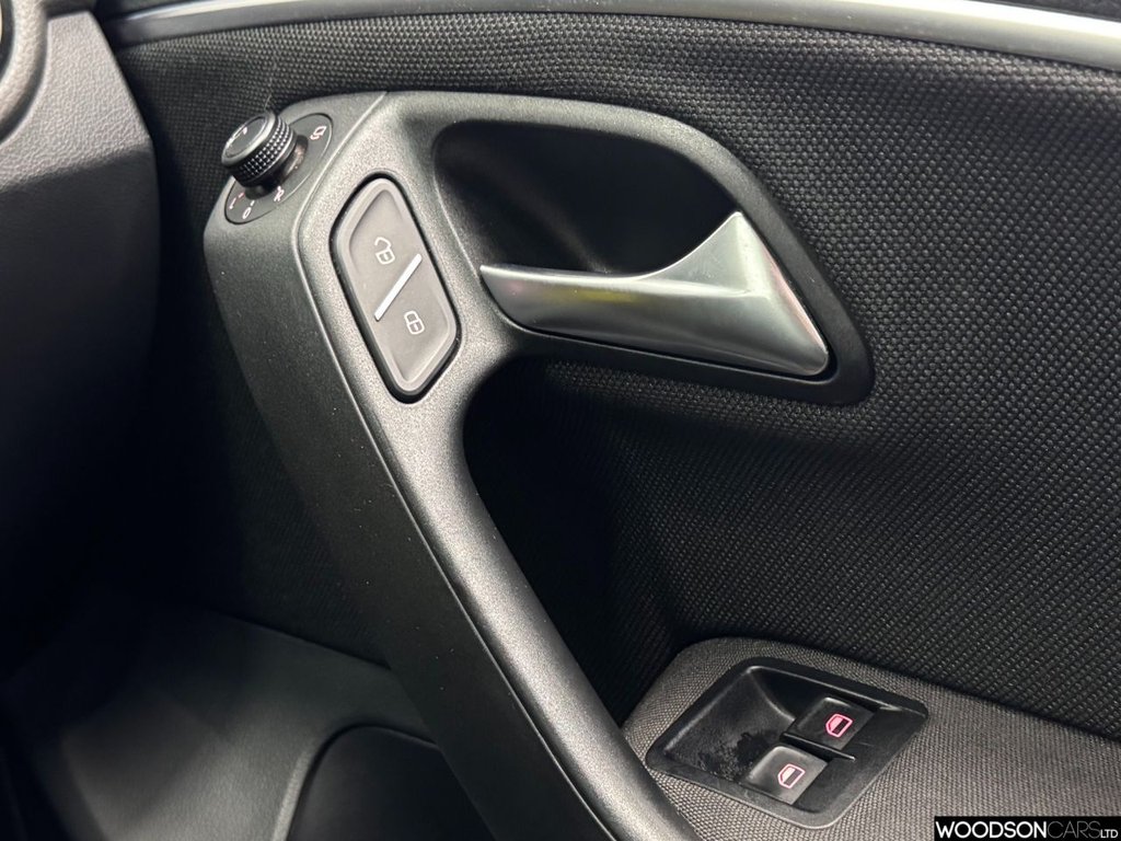 Used Volkswagen Polo 2015 for sale - 76841691: Photo 30