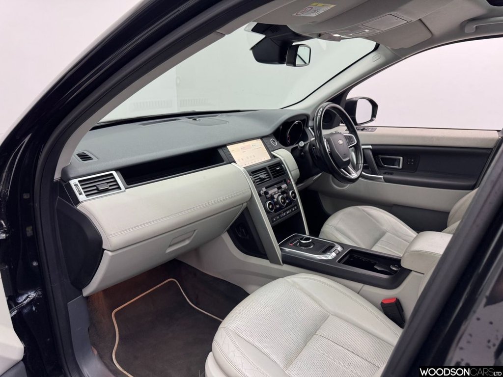 Used Land Rover Discovery Sport 2017 for sale - 78068378: Photo 5