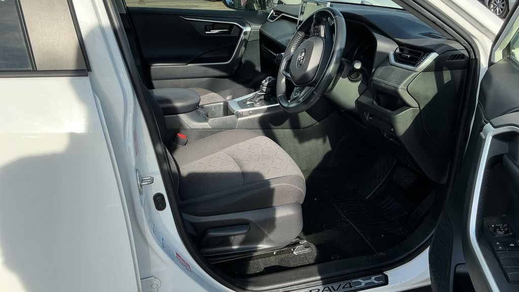 Used Toyota RAV4 2022 for sale - 77821044: Photo 5