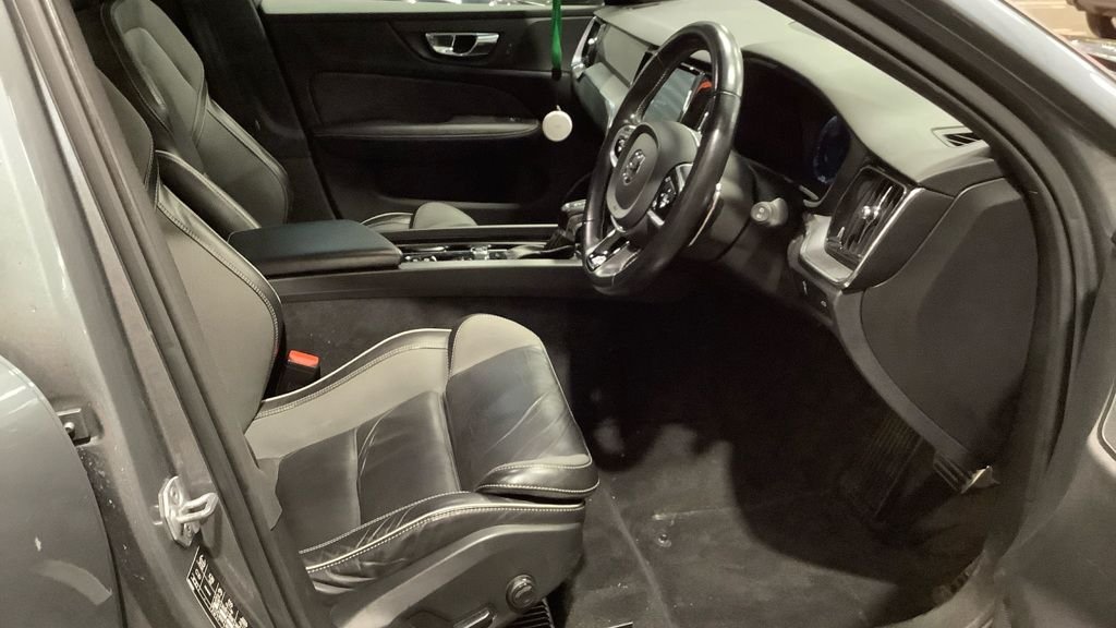 Used Volvo V60 2019 for sale - 76883518: Photo 5