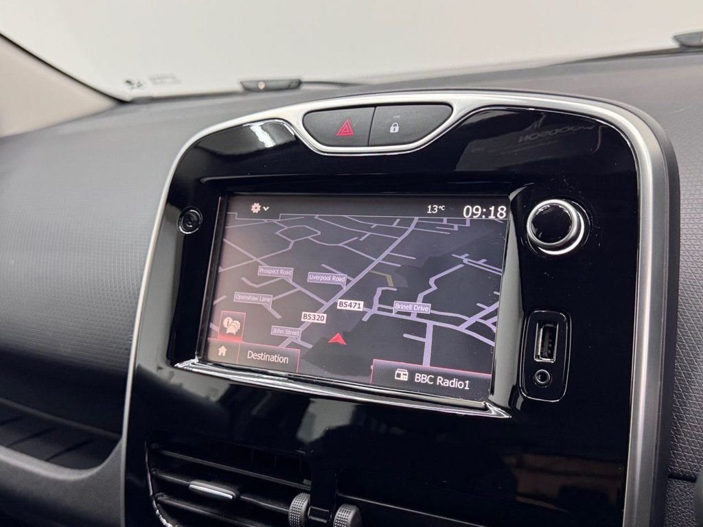 Used Renault Clio 2016 for sale - 76642845: Photo 11