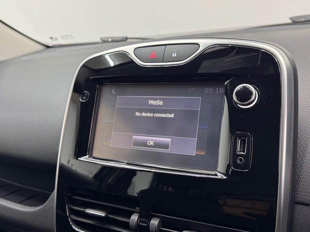 Used Renault Clio 2016 for sale - 76642845: Photo 14