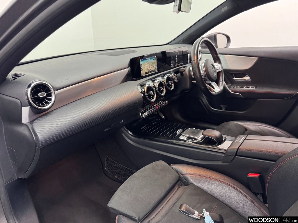 Used Mercedes-Benz A-Class 2018 for sale - 76642304: Photo 5