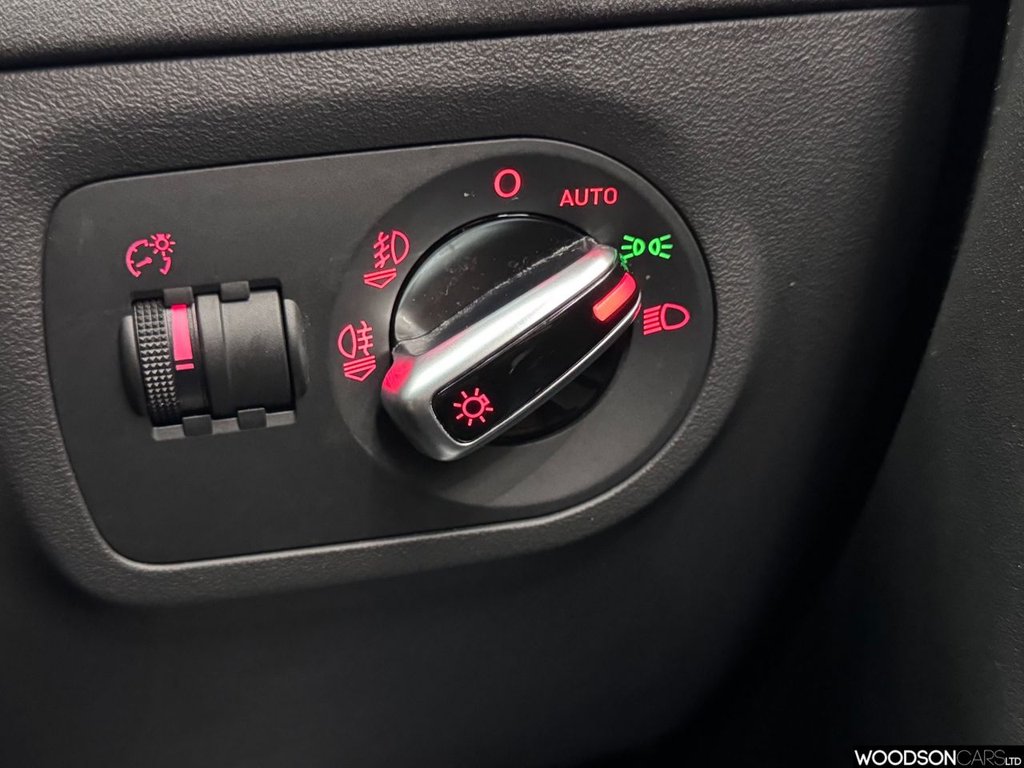 Used Audi TT 2011 for sale - 77227631: Photo 40