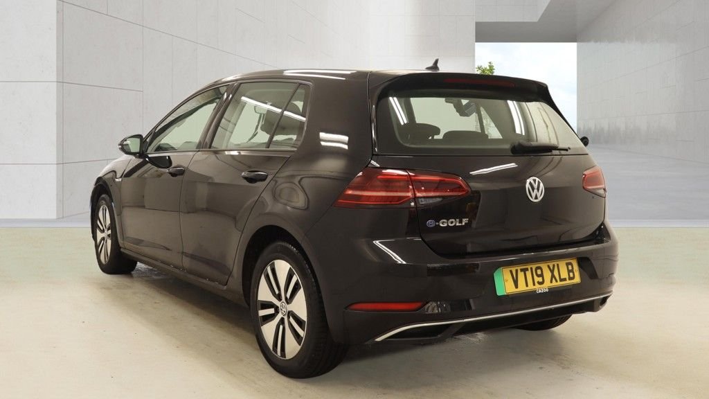 Used Volkswagen Golf 2019 for sale - 78068681: Photo 2