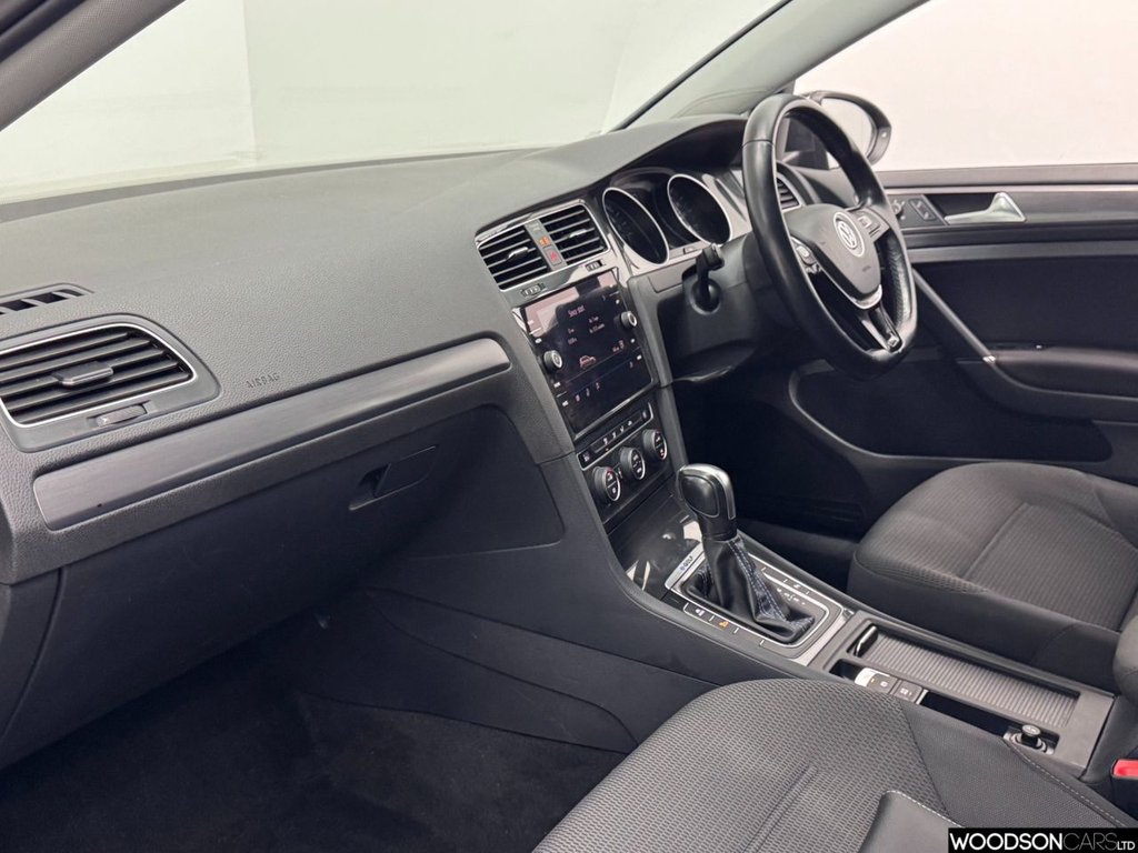 Used Volkswagen Golf 2020 for sale - 76604860: Photo 5