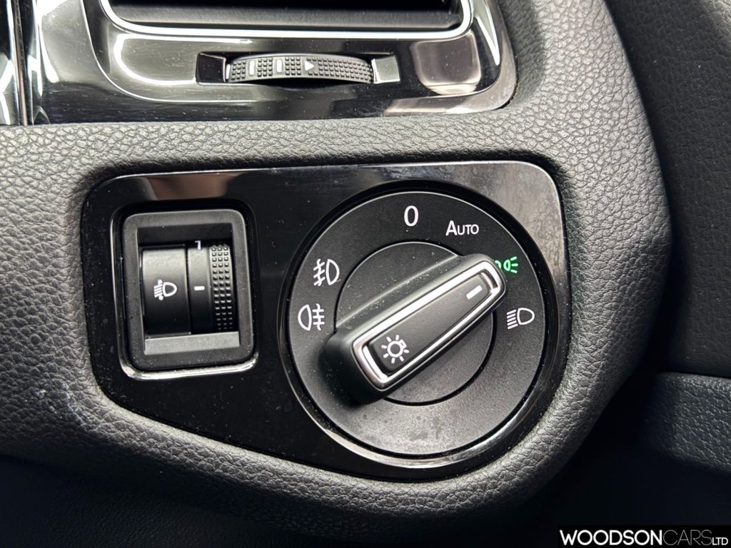 Used Volkswagen Golf 2015 for sale - 78082221: Photo 32