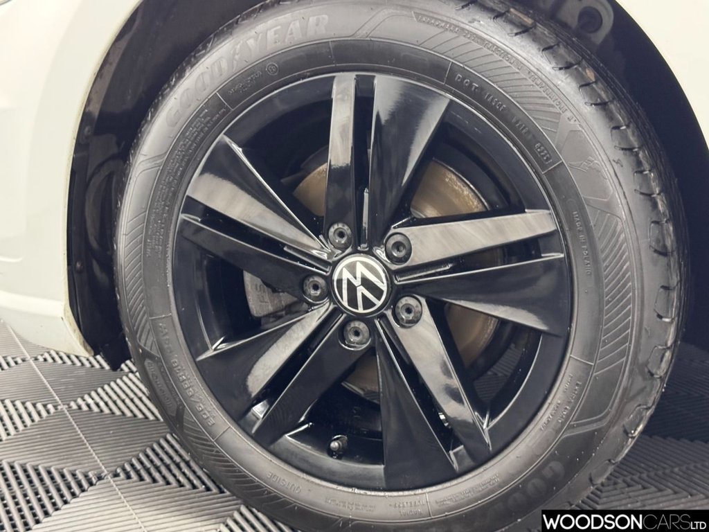 Used Volkswagen Golf 2019 for sale - 76642207: Photo 24