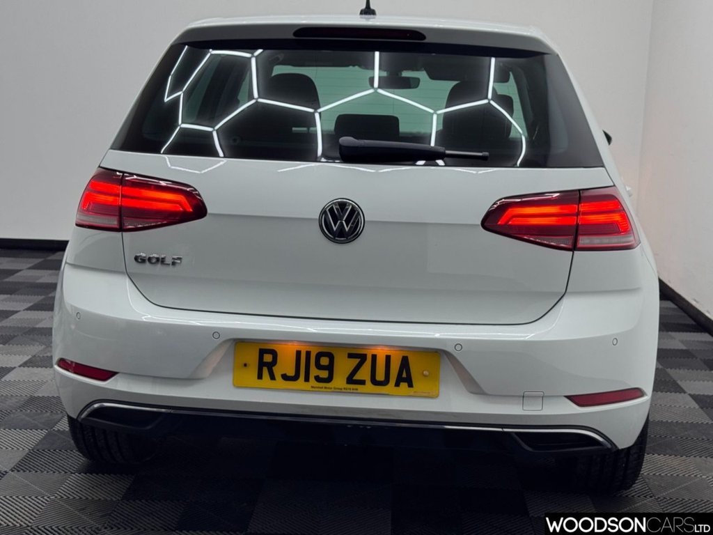 Used Volkswagen Golf 2019 for sale - 76642207: Photo 25