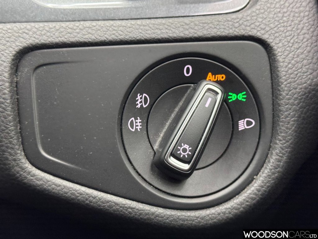 Used Volkswagen Golf 2019 for sale - 76642207: Photo 32