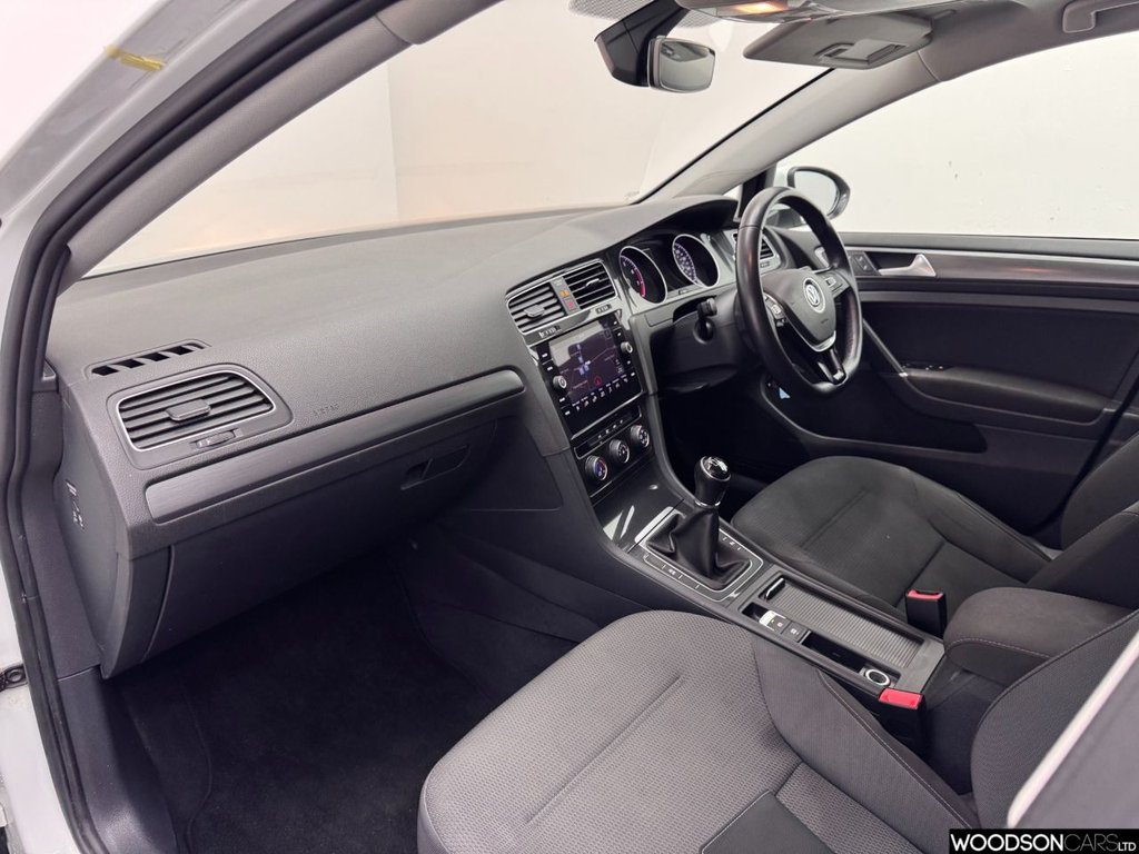 Used Volkswagen Golf 2019 for sale - 76642207: Photo 5