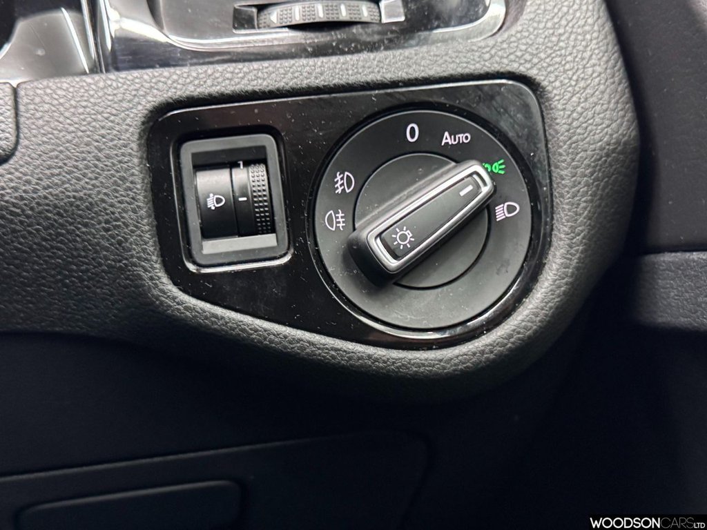 Used Volkswagen Golf 2013 for sale - 77936302: Photo 35