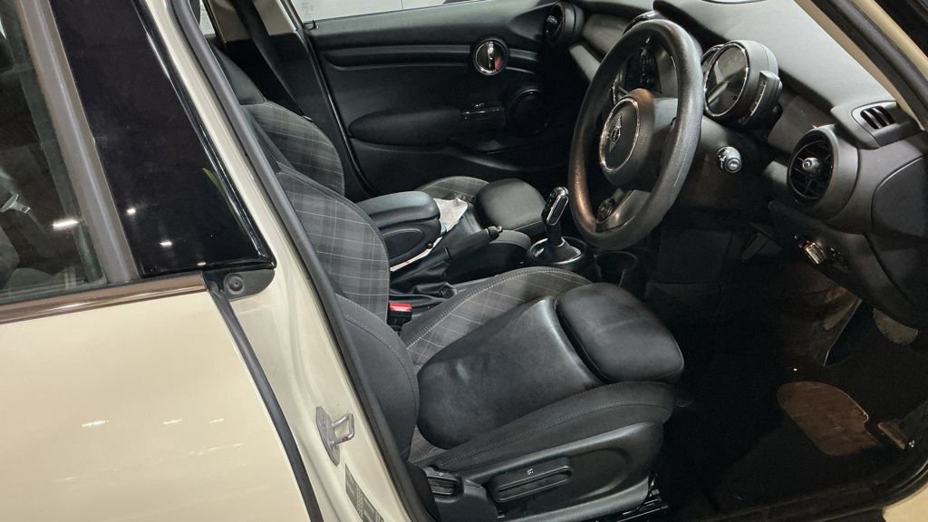 Used MINI Hatch 2019 for sale - 77171938: Photo 5