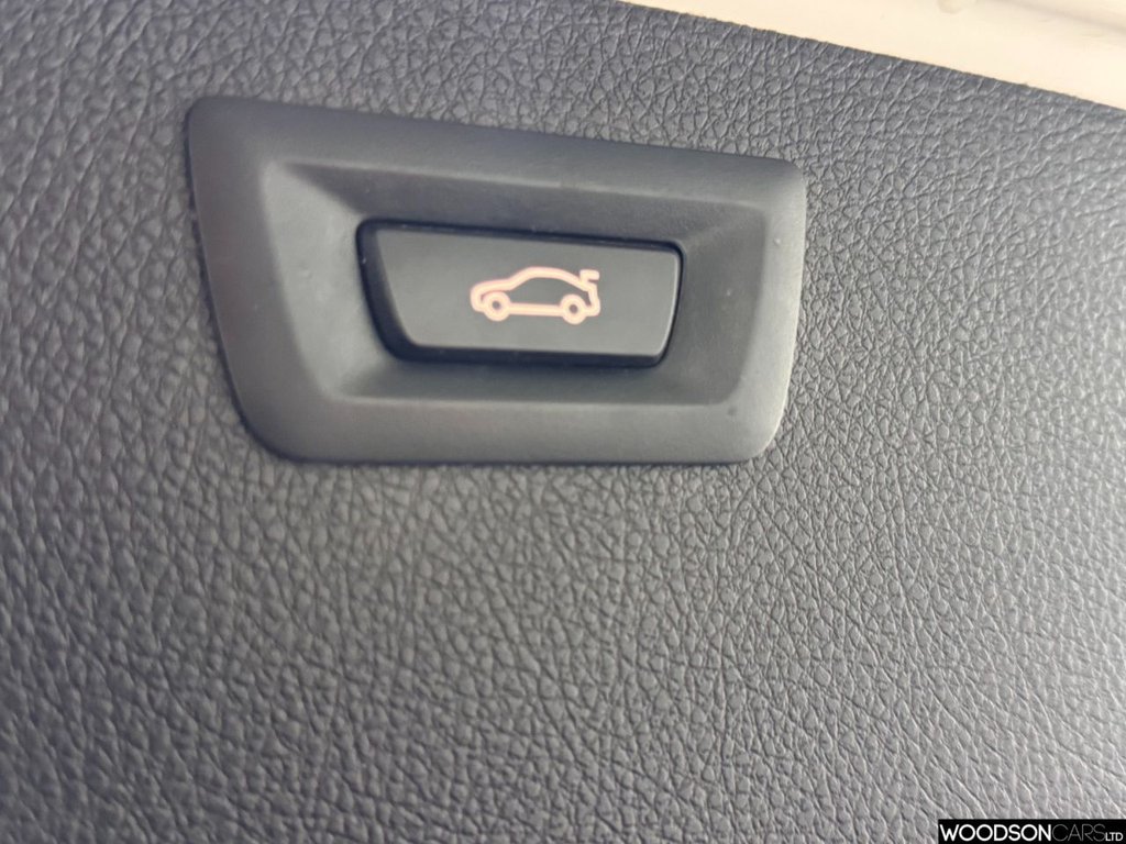 Used BMW 3 Series 2017 for sale - 76642519: Photo 28