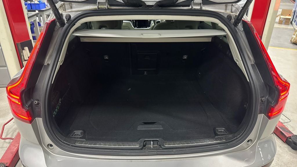 Used Volvo V60 2023 for sale - 77835738: Photo 14