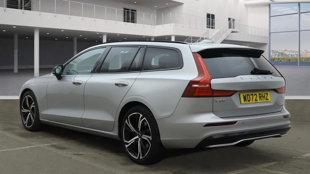 Used Volvo V60 2023 for sale - 77835738: Photo 2