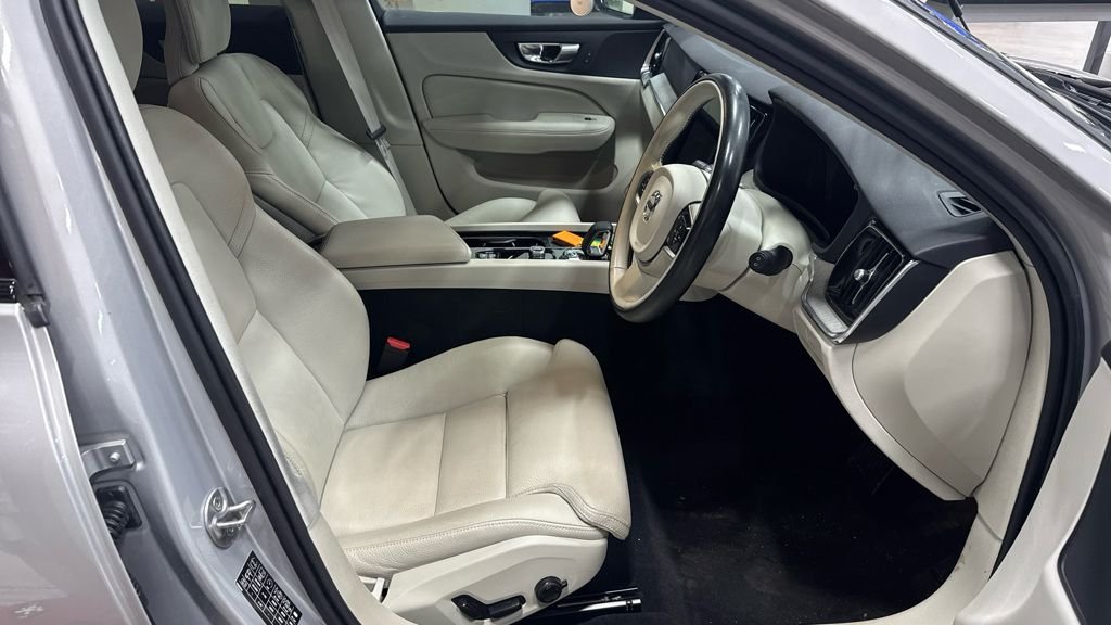 Used Volvo V60 2023 for sale - 77835738: Photo 5