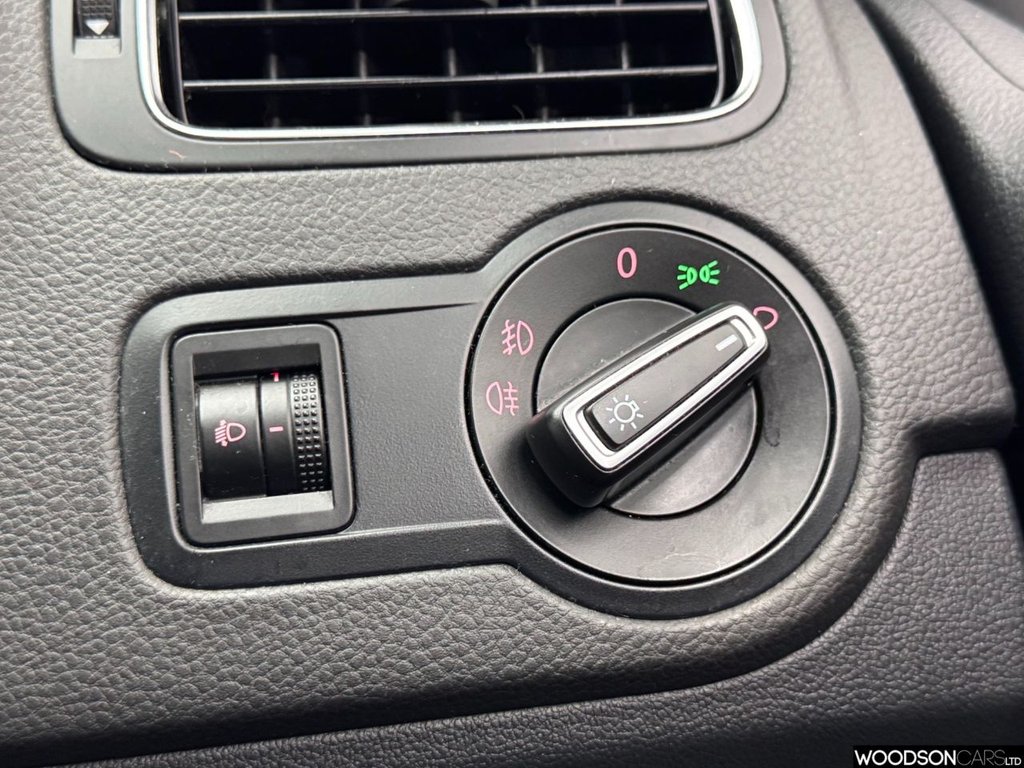 Used Volkswagen Polo 2016 for sale - 76841684: Photo 24