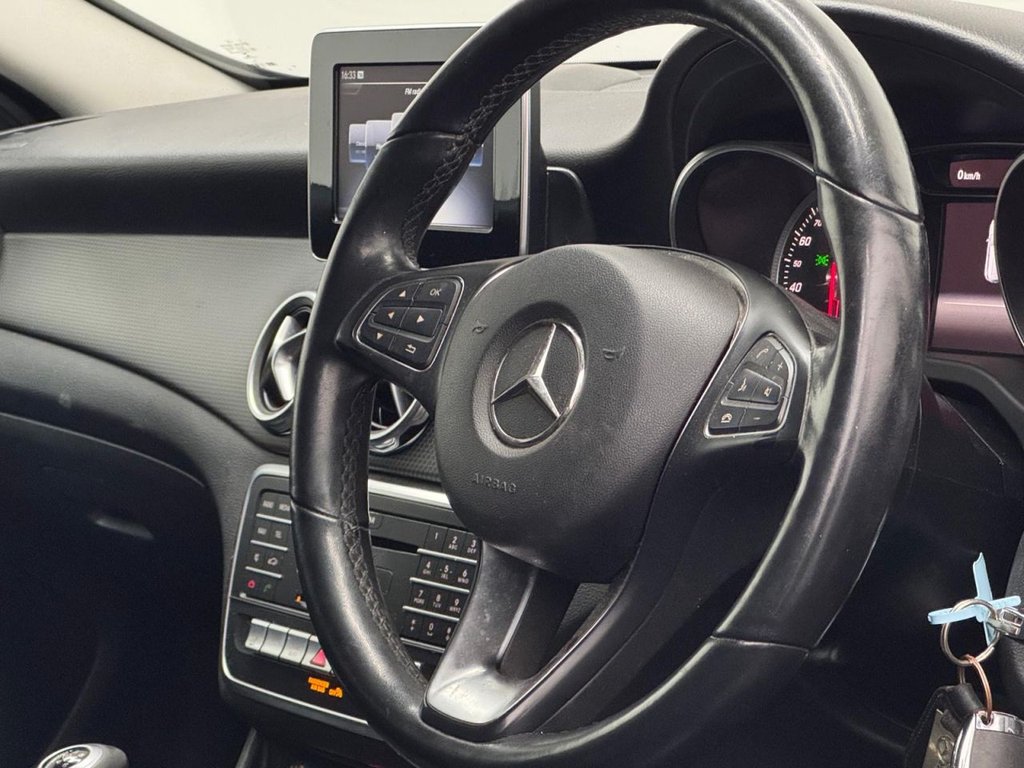 Used Mercedes-Benz GLA 2018 for sale - 76642335: Photo 35