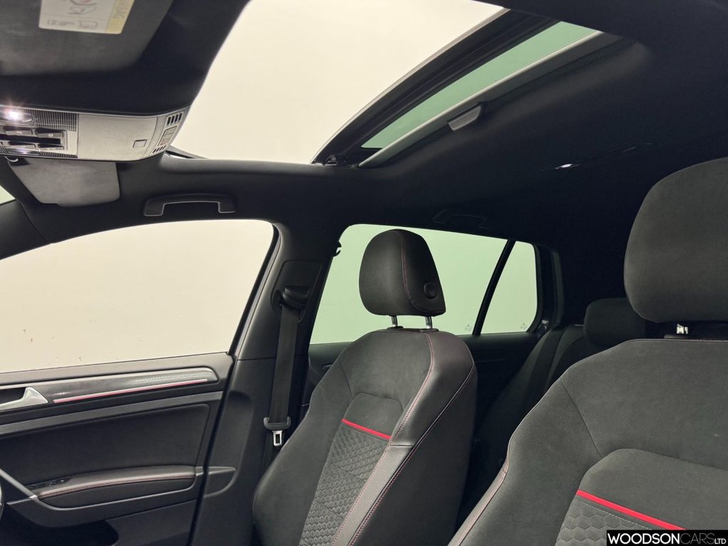 Used Volkswagen Golf 2019 for sale - 76914754: Photo 22