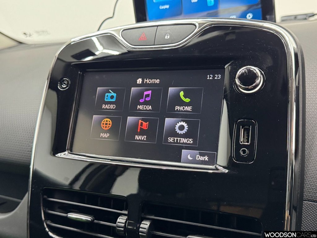 Used Renault Clio 2013 for sale - 77820683: Photo 12