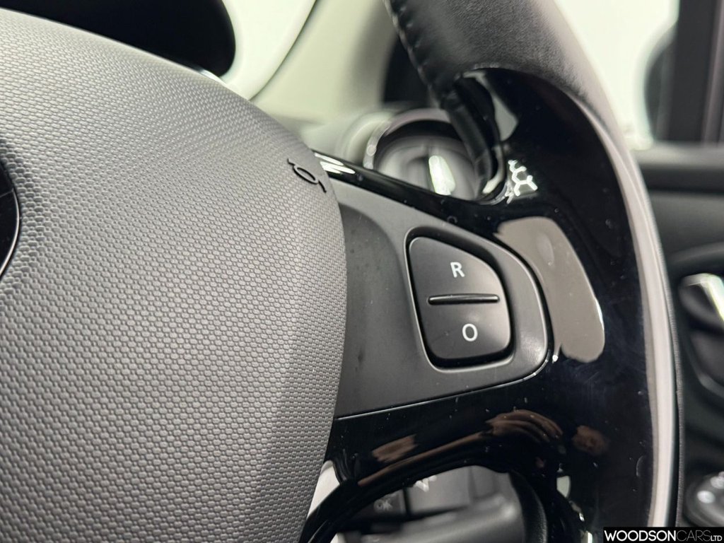 Used Renault Clio 2013 for sale - 77820683: Photo 20