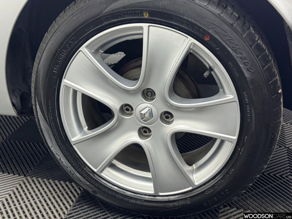 Used Renault Clio 2013 for sale - 77820683: Photo 38