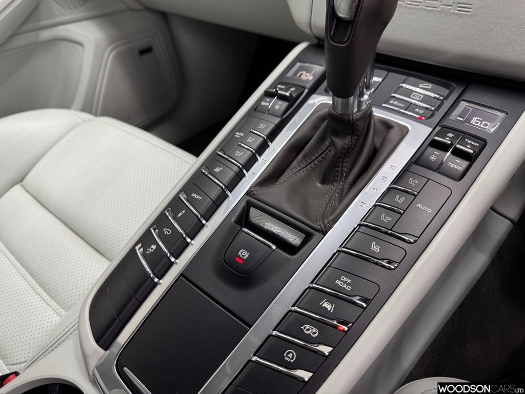 Used Porsche Macan 2017 for sale - 77765559: Photo 24