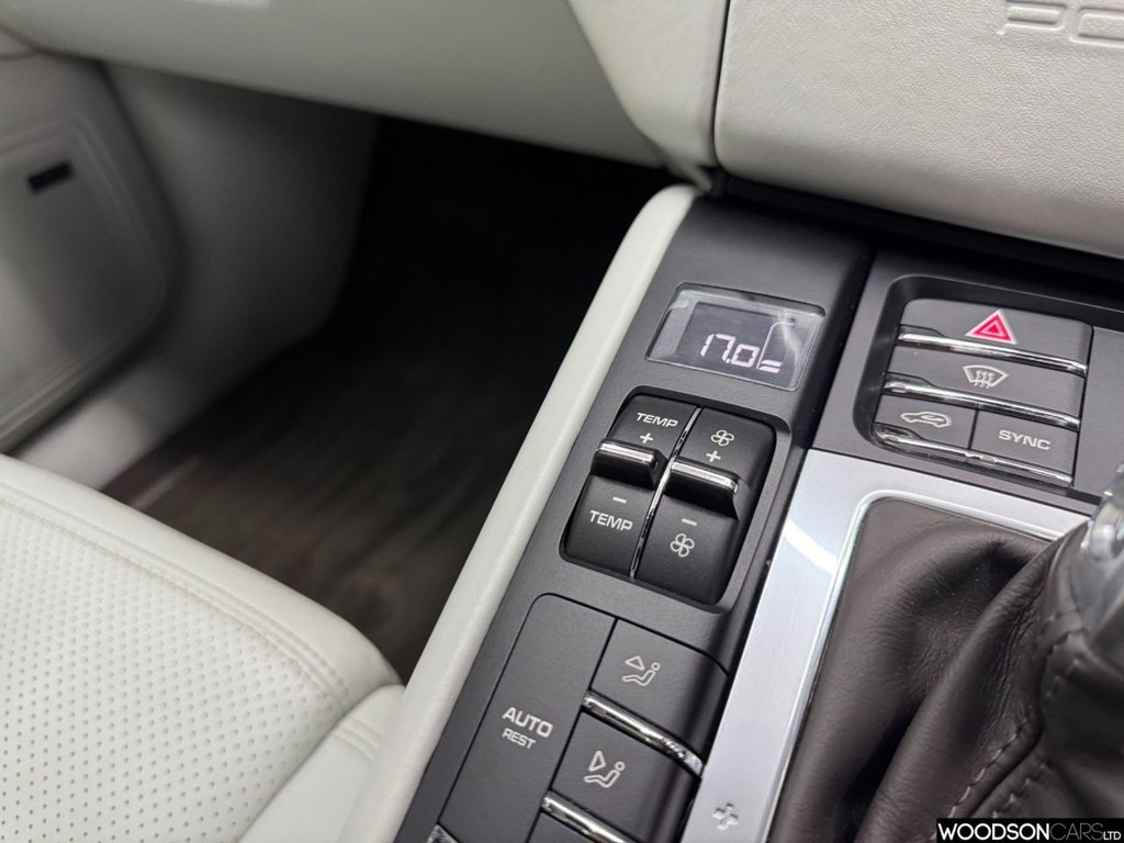 Used Porsche Macan 2017 for sale - 77765559: Photo 25