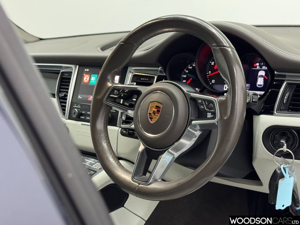 Used Porsche Macan 2017 for sale - 77765559: Photo 28