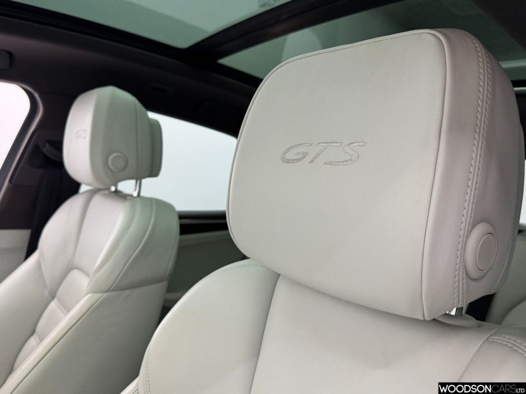 Used Porsche Macan 2017 for sale - 77765559: Photo 34