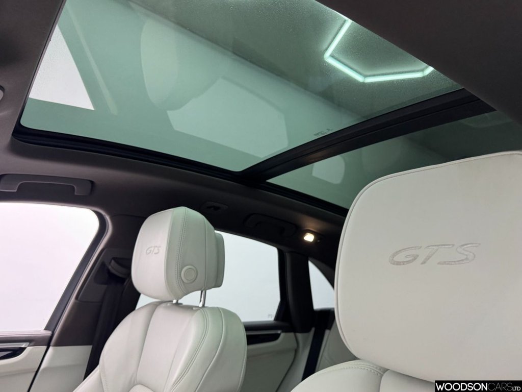 Used Porsche Macan 2017 for sale - 77765559: Photo 35