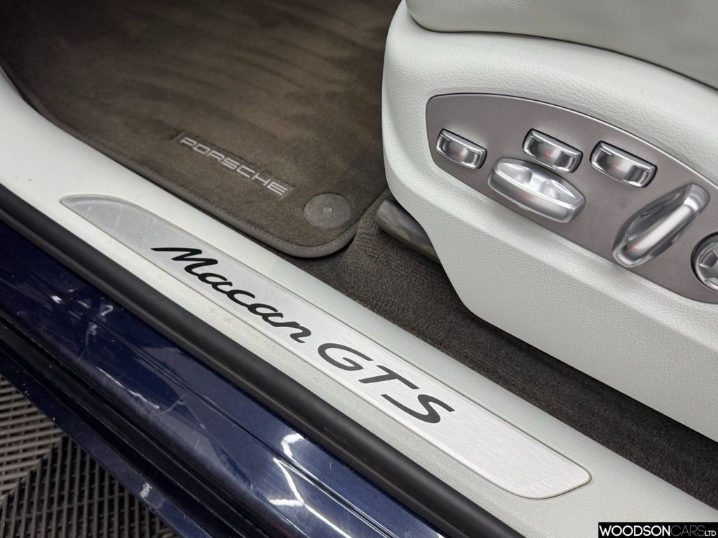 Used Porsche Macan 2017 for sale - 77765559: Photo 37