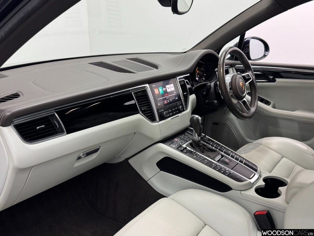 Used Porsche Macan 2017 for sale - 77765559: Photo 4