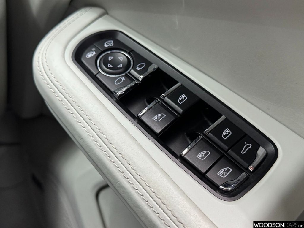 Used Porsche Macan 2017 for sale - 77765559: Photo 44