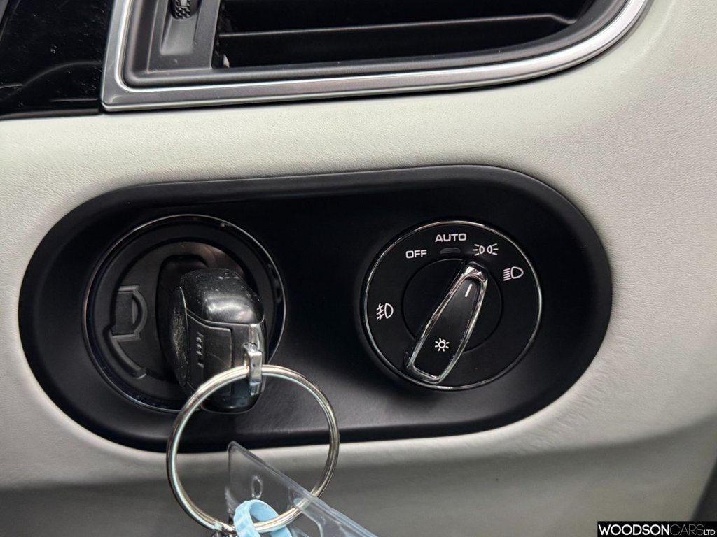 Used Porsche Macan 2017 for sale - 77765559: Photo 45