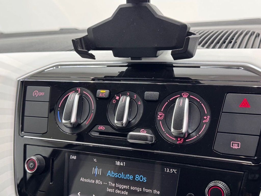 Used Volkswagen up! 2018 for sale - 76642895: Photo 15