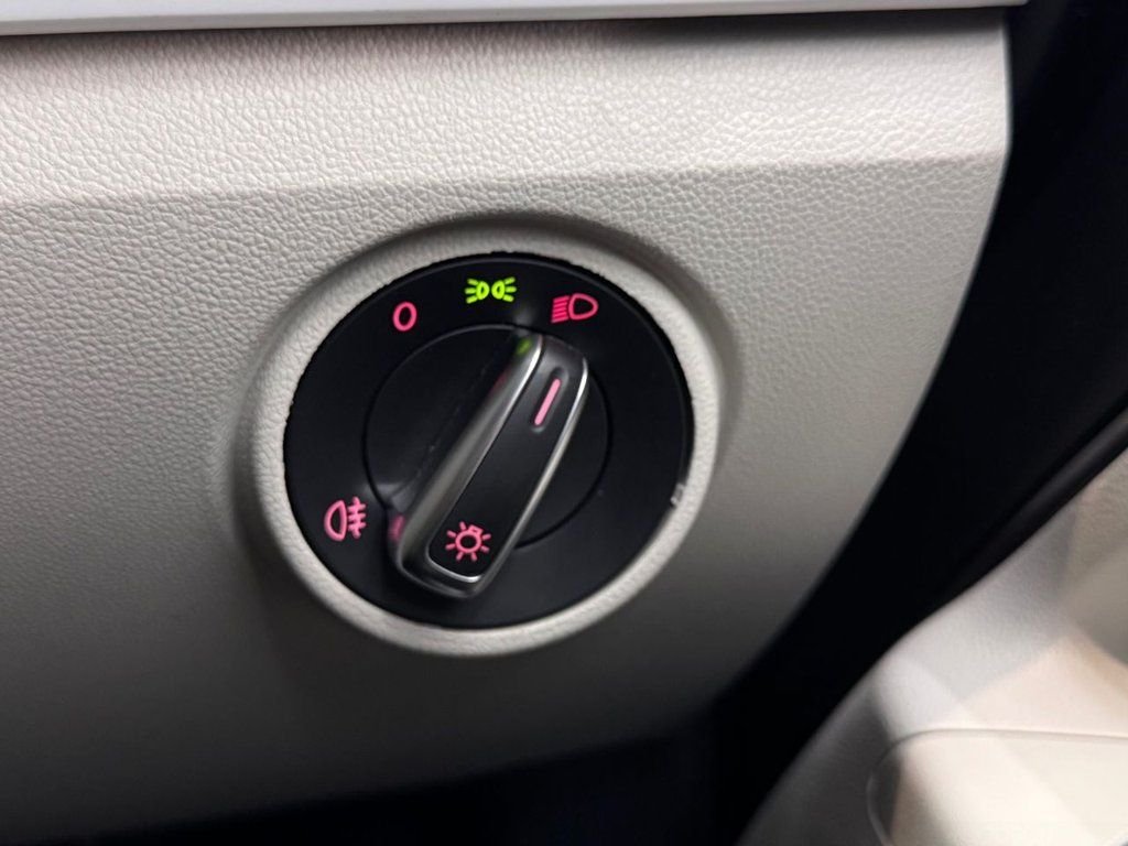 Used Volkswagen up! 2018 for sale - 76642895: Photo 20