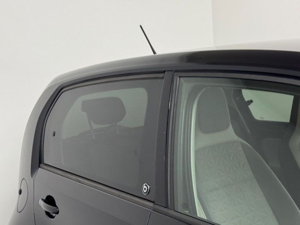 Used Volkswagen up! 2018 for sale - 76642895: Photo 41