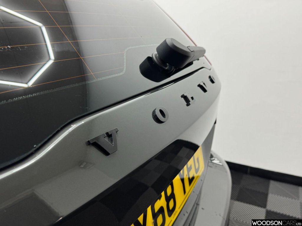 Used Volvo V60 2018 for sale - 77764758: Photo 41