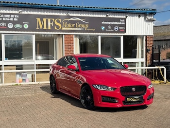 Used Jaguar XE 2018 for sale - 78343541: Photo