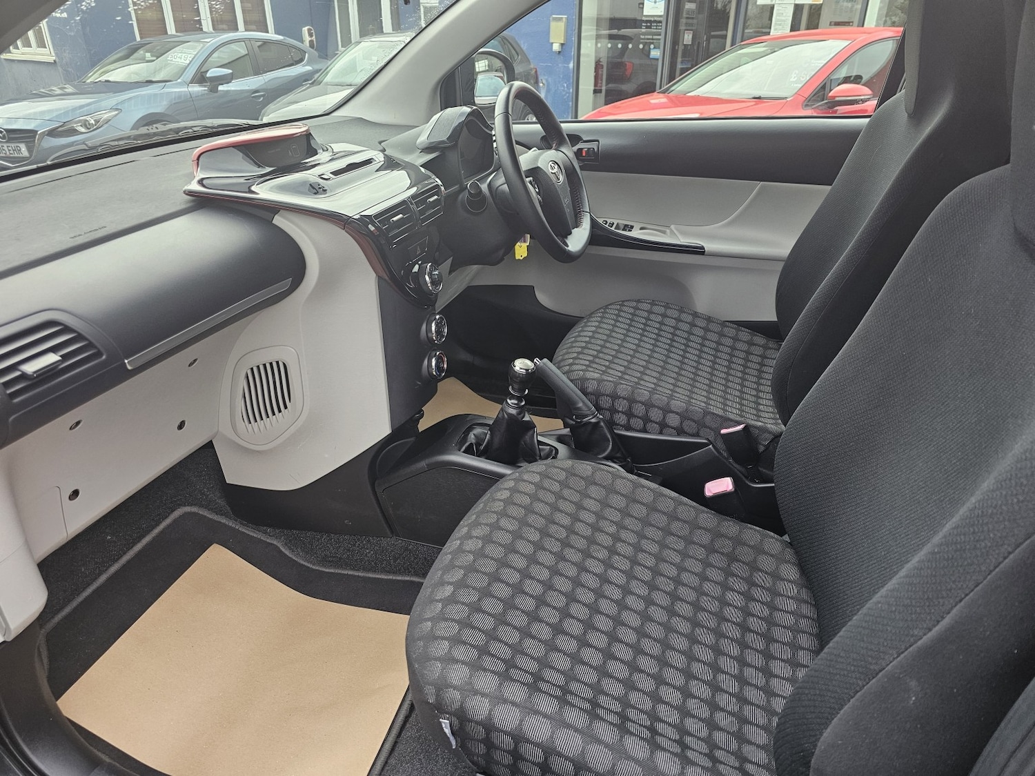 Used Toyota IQ 2011 for sale - 76858889: Photo 11